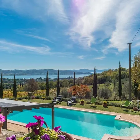 Villa La Martinella 12, Emma *