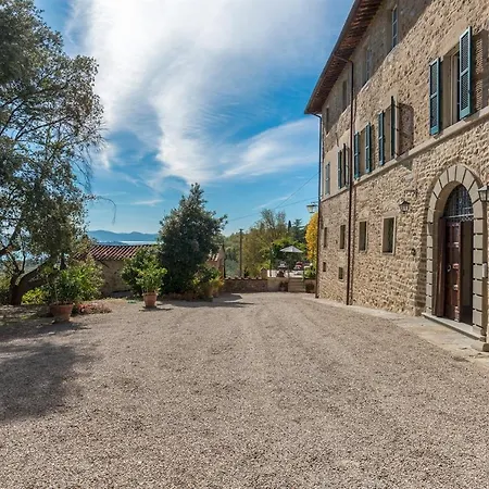 La Martinella 12, Emma Vila